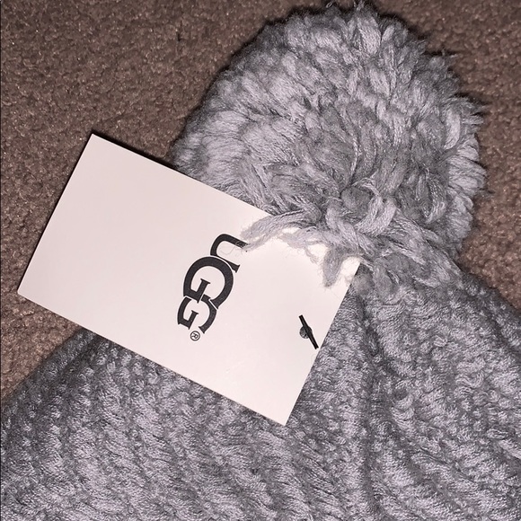 UGG hat NWT - Picture 3 of 3
